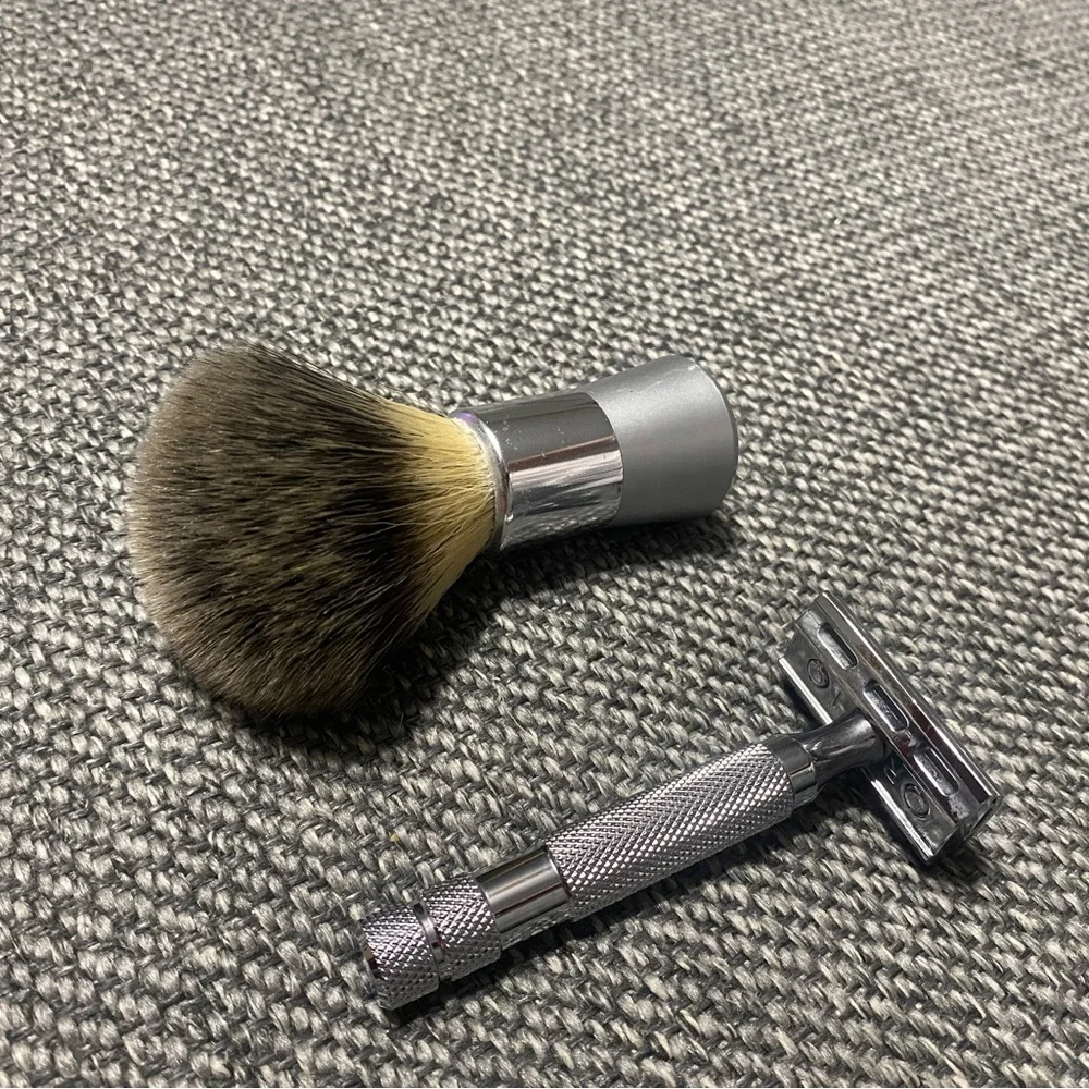 Safety Razor Set - Picture 2 of 2